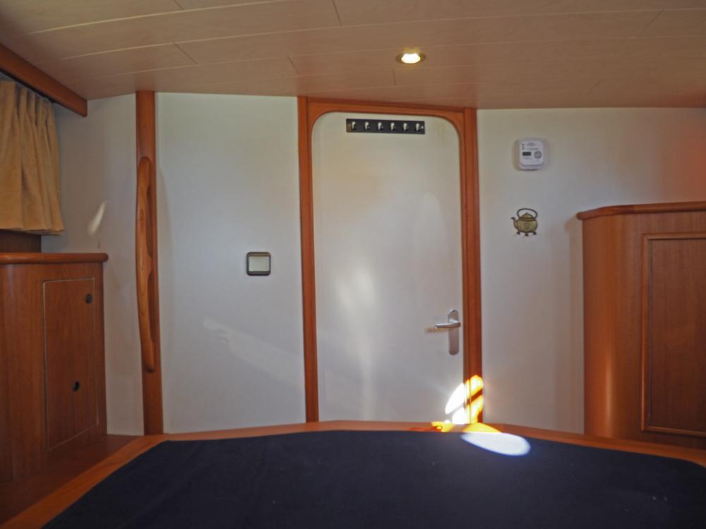 Cabin en avant, H&eacute;bergements